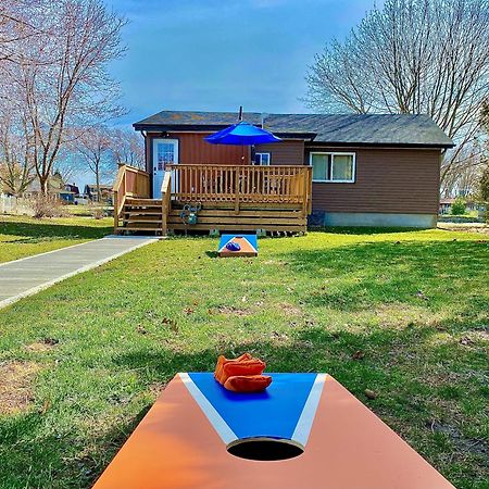 Kingsville Creekside Cottage - Kayak, Sup, Fishing, Game Room, Steps To The Beach מראה חיצוני תמונה