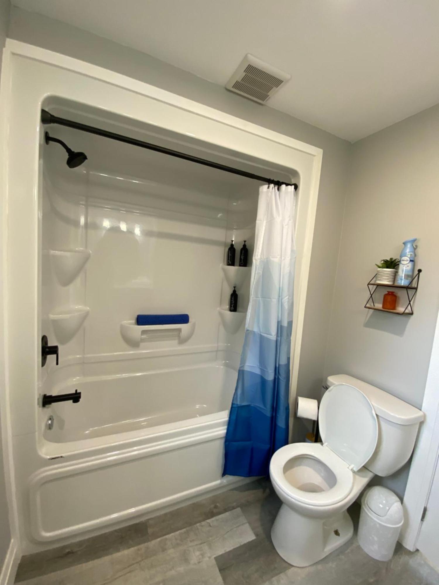Kingsville Creekside Cottage - Kayak, Sup, Fishing, Game Room, Steps To The Beach מראה חיצוני תמונה