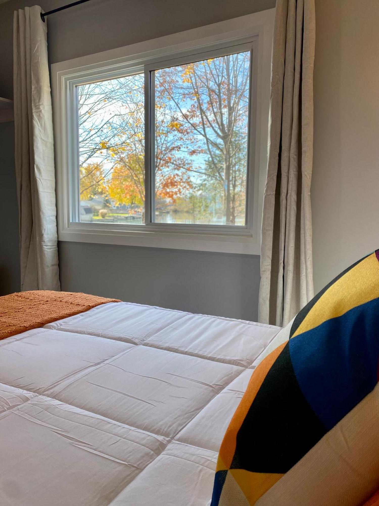 Kingsville Creekside Cottage - Kayak, Sup, Fishing, Game Room, Steps To The Beach מראה חיצוני תמונה